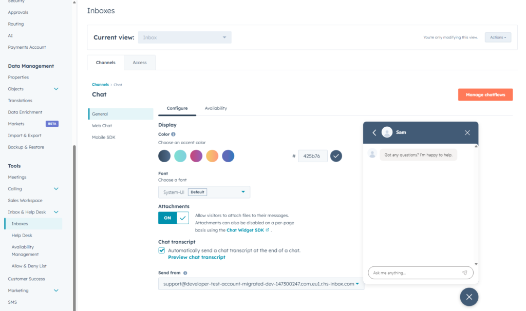 HubSpot chat widget appearance settings showing colour scheme picker, position options, and font selection 